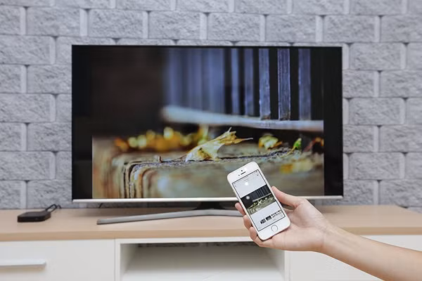 Làm sao để kết nối iPhone với Smart Tivi không cần dây cáp? ảnh 1