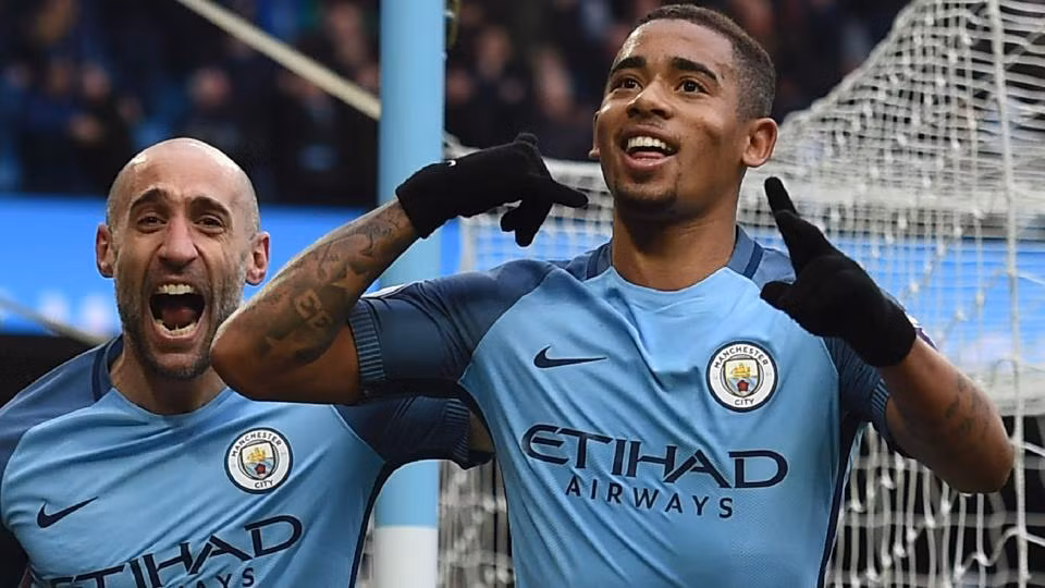 Cơ hội cuối cho Arsenal và Man City ảnh 2