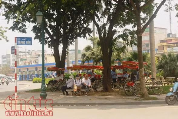 Người Hà Nội chật vật chống nắng nóng đầu mùa ảnh 3