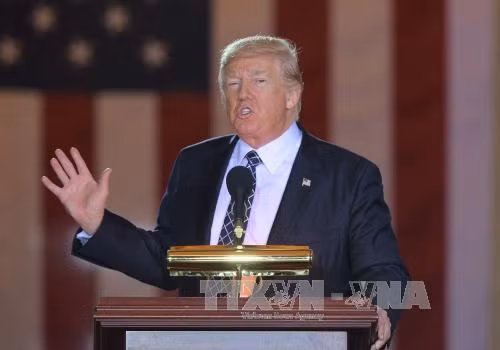 Truyền thông Mỹ: Tổng thống Trump cân nhắc rút khỏi NAFTA ảnh 1