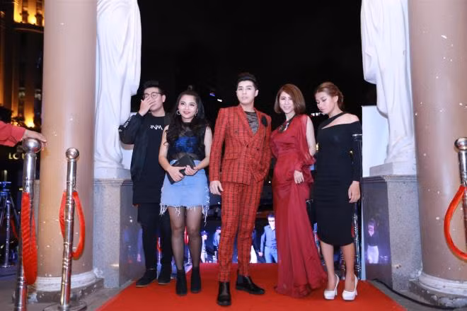Giải thưởng âm nhạc Cống hiến: Khắc Hưng giành cú đúp, 'Ông bà anh' và Sing My Song nhận giải xứng đáng ảnh 1