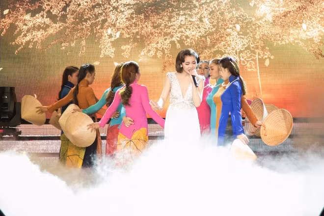 Giang Hồng Ngọc hát Bolero ngọt ngào, quyến rũ, liệu sẽ có một Lệ Quyên thứ hai? ảnh 10