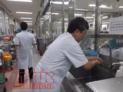 'Bay' hàng trăm triệu đồng sau điều trị siêu vi khuẩn kháng thuốc ảnh 3