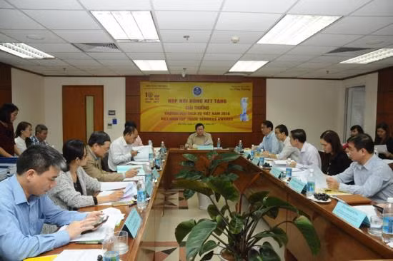 Giải thưởng ‘Thương mại dịch vụ Việt Nam’ sẽ tôn vinh hơn 100 doanh nghiệp xuất sắc ảnh 1