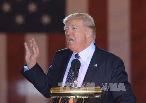 Họp với 100 TNS tại Nhà Trắng, ông Trump dịu giọng mong Triều Tiên trở lại đối thoại ảnh 1