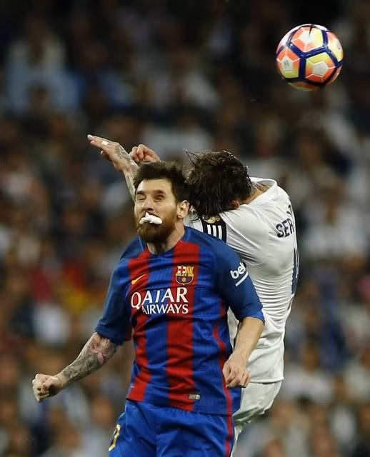 Messi cán mốc 500 bàn thắng, Barcelona 'vượt trái' Real Madrid trên đường đua La Liga ảnh 11