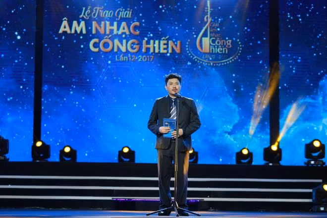 Giải thưởng âm nhạc Cống hiến: Khắc Hưng giành cú đúp, 'Ông bà anh' và Sing My Song nhận giải xứng đáng ảnh 8