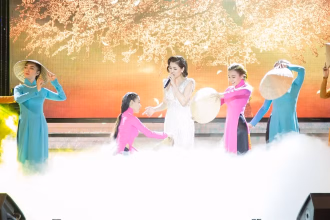 Giang Hồng Ngọc hát Bolero ngọt ngào, quyến rũ, liệu sẽ có một Lệ Quyên thứ hai? ảnh 7