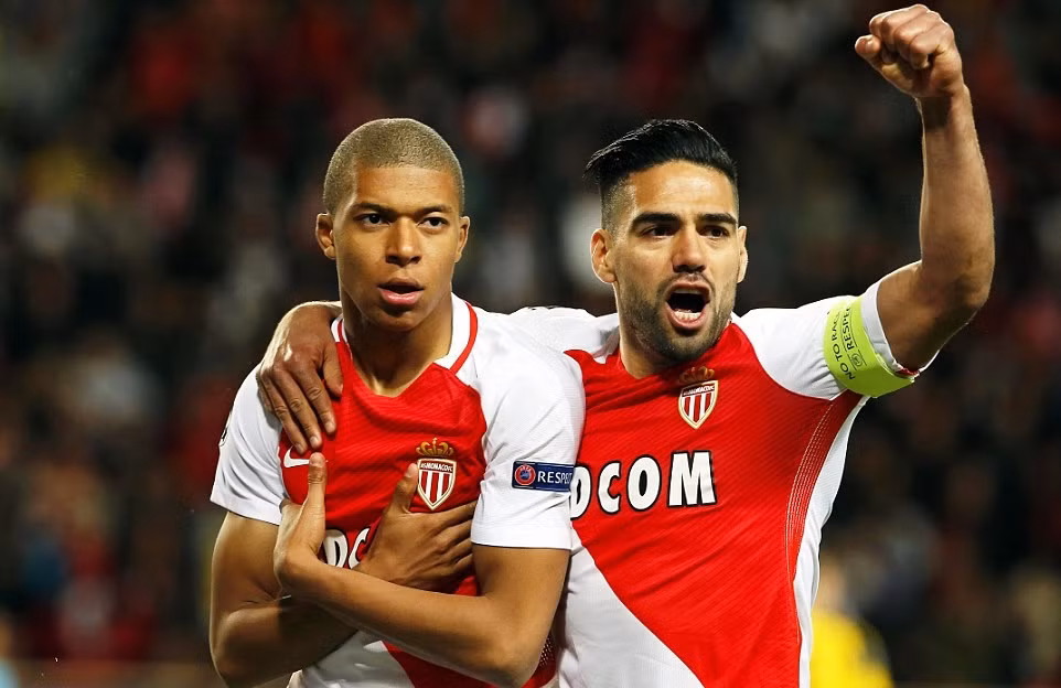 Xác định danh sách 4 cái tên vào bán kết Champions League ảnh 5