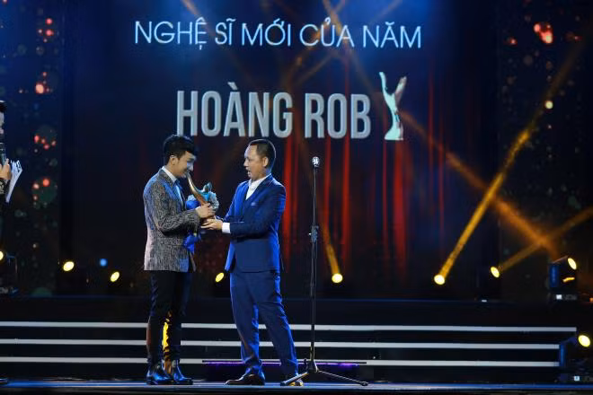 Giải thưởng âm nhạc Cống hiến: Khắc Hưng giành cú đúp, 'Ông bà anh' và Sing My Song nhận giải xứng đáng ảnh 15