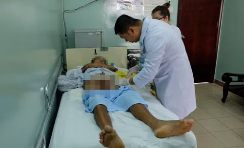 Vùng bìu sưng to gấp 5 lần, người đàn ông được chẩn đoán mắc bệnh hiếm gặp ảnh 1