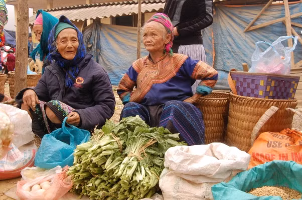 Xuống chợ phiên vùng biên ảnh 6