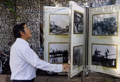 Triển lãm ảnh 'Đại thắng mùa Xuân năm 1975 tại Đồng bằng sông Cửu Long' ảnh 2