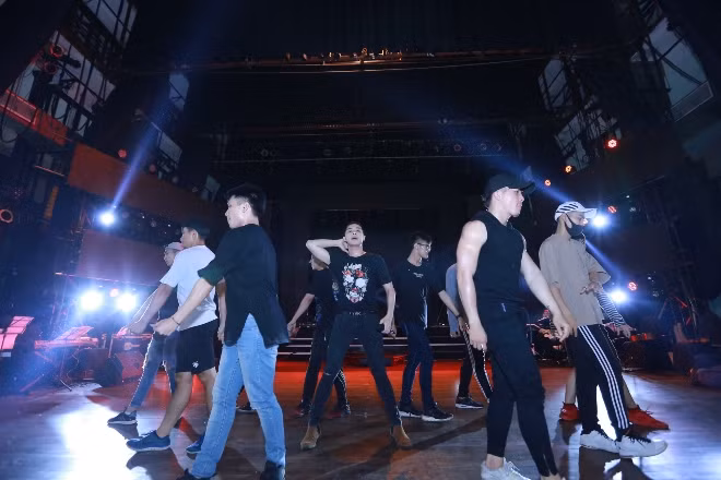 HLV The Voice Noo Phước Thịnh, ca sĩ triệu view Soobin Hoàng Sơn sẽ làm nóng lễ trao giải Âm nhạc Cống hiến ảnh 5