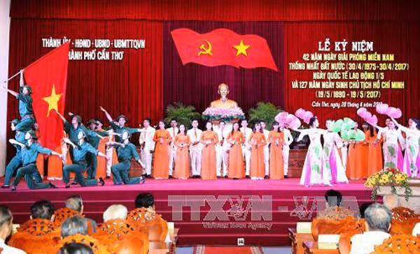 Lễ kỷ niệm 42 năm ngày Giải phóng miền Nam tại Cần Thơ ảnh 1