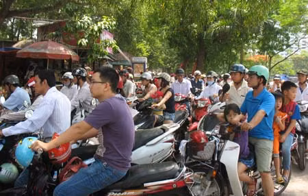 Giá trông giữ xe ngày lễ ở Thủ đô rẻ bất ngờ ảnh 1