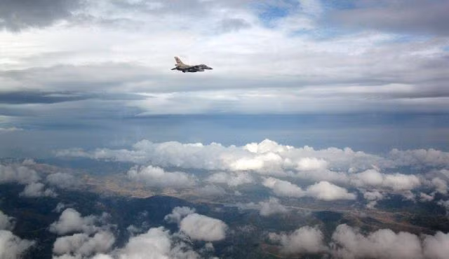 Israel ném bom cơ sở vũ khí hóa học Syria ảnh 1