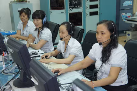 Đài Thông tin duyên hải Việt Nam trợ giúp tránh bão ảnh 1