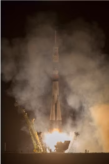 Tàu vũ trụ Nga lên ISS mang theo đuốc Olympic ảnh 1