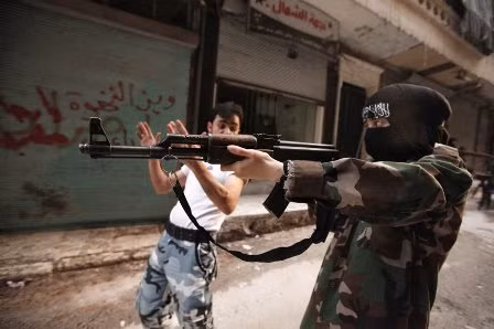 Chân dung nữ phiến quân Syria ảnh 10