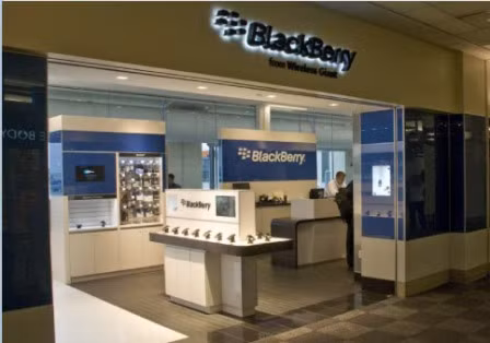 BlackBerry cắt giảm 4.500 lao động ảnh 1