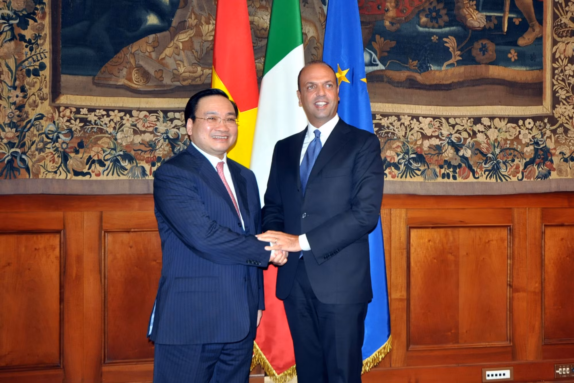 Phó Thủ tướng Hoàng Trung Hải thăm chính thức Italy ảnh 1