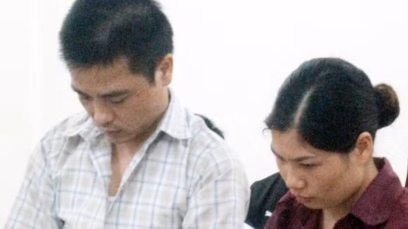 Lừa hơn 8 tỷ đồng: Chồng chung thân, vợ 15 năm tù ảnh 1