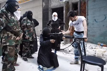 Chân dung nữ phiến quân Syria ảnh 9