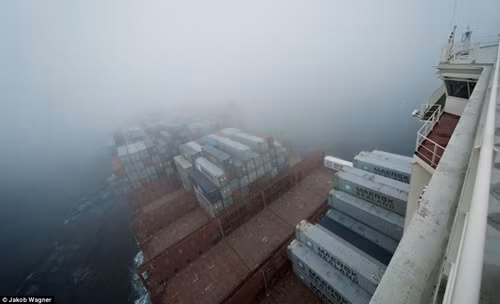 'Khám phá' tàu container 'khủng' nhất thế giới ảnh 6