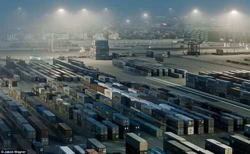 'Khám phá' tàu container 'khủng' nhất thế giới ảnh 4
