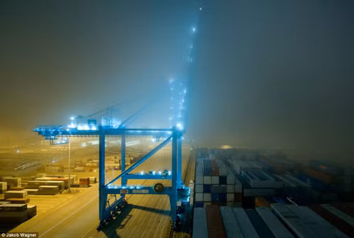 'Khám phá' tàu container 'khủng' nhất thế giới ảnh 5