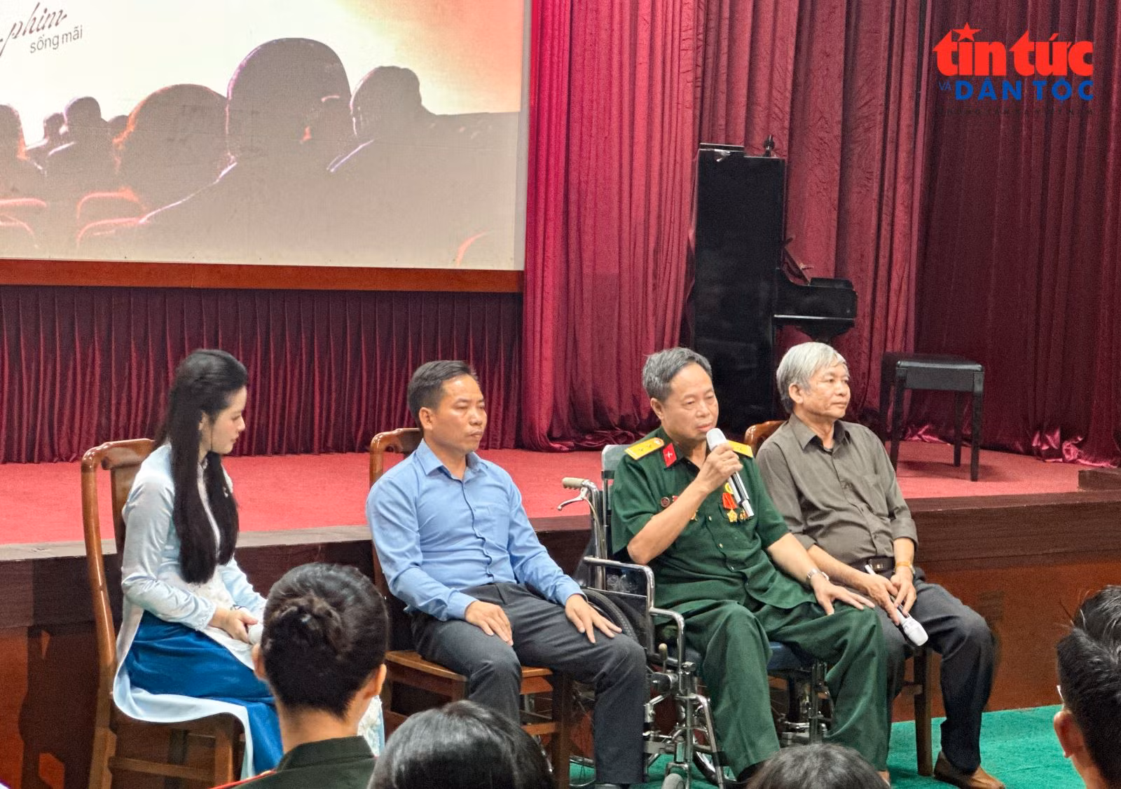 Chú thích ảnh
