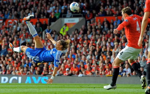 M.U: Bán Berbatov mua Torres, tại sao không? ảnh 1