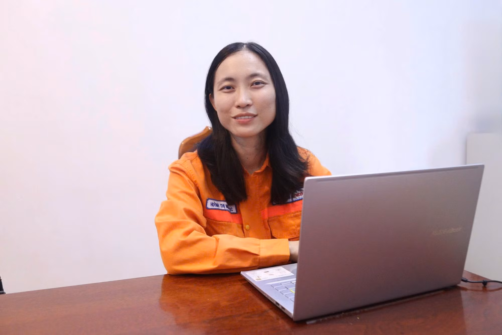 Chị Huỳnh Thị Như Ngọc – Bí thư Chi bộ, Quản đốc Phân xưởng Hóa, Công ty Nhiệt điện Duyên Hải
