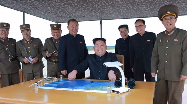 Triều Tiên coi vụ thử tên lửa mới nhất là 'khúc dạo đầu' kiềm chế đảo Guam ảnh 1