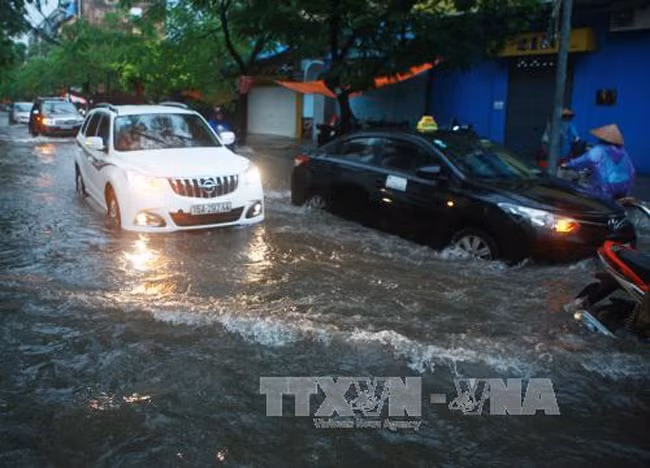 Hải Phòng: Mưa lớn gây ngập nhiều tuyến phố ảnh 3