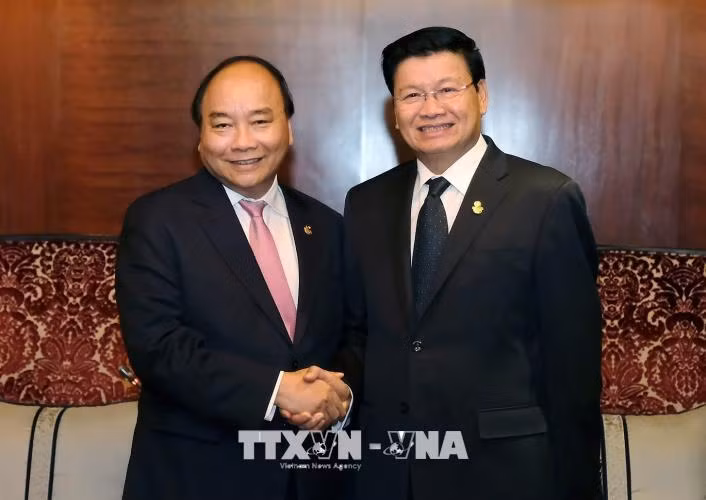 Thủ tướng Nguyễn Xuân Phúc hội đàm với Thủ tướng Lào ảnh 1