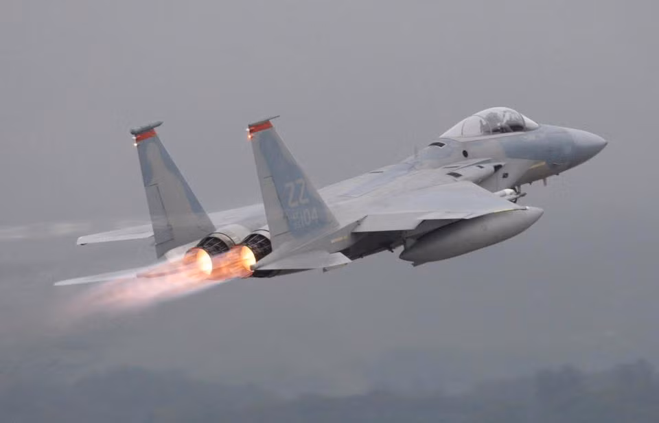 Chiến đấu cơ F-15 của Mỹ rơi ngoài khơi Nhật Bản ảnh 1