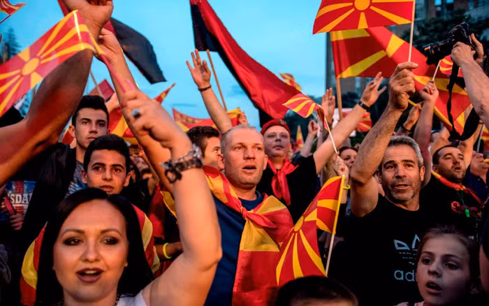 Tránh tranh cãi với Hy Lạp, Macedonia đổi tên nước ảnh 1