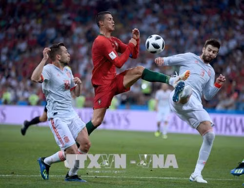WORLD CUP 2018: Cú hat-trick giúp Ronaldo đi vào lịch sử ảnh 2