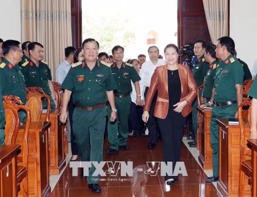 Chủ tịch nước và Chủ tịch Quốc hội tiếp xúc cử tri ảnh 3