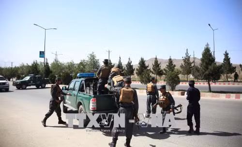 Afghanistan: Nổ trước một tòa nhà chính phủ tại thủ đô Kabul ảnh 1