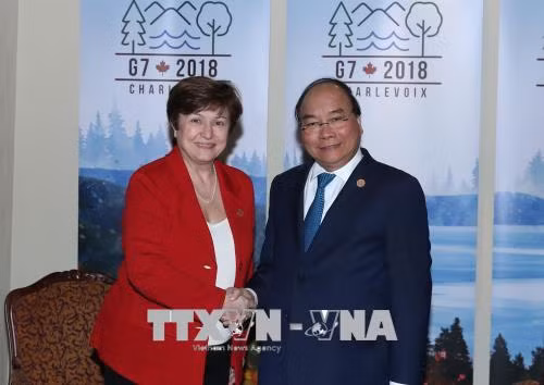 Thủ tướng Nguyễn Xuân Phúc tiếp xúc song phương bên lề Hội Nghị Thượng đỉnh G7 mở rộng ảnh 5