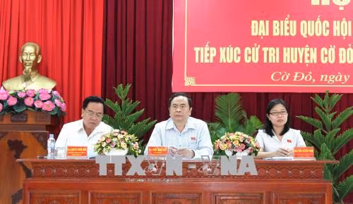 Các Đoàn Đại biểu Quốc hội tiếp xúc cử tri sau kỳ họp thứ 5, Quốc hội khóa XIV ảnh 1