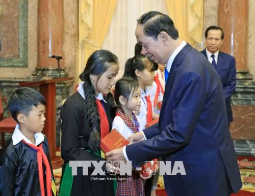 Chủ tịch nước Trần Đại Quang gặp mặt đại biểu trẻ em có hoàn cảnh đặc biệt ảnh 2