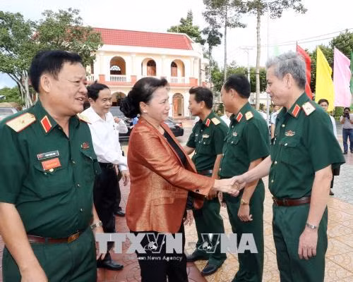 Chủ tịch nước và Chủ tịch Quốc hội tiếp xúc cử tri ảnh 4