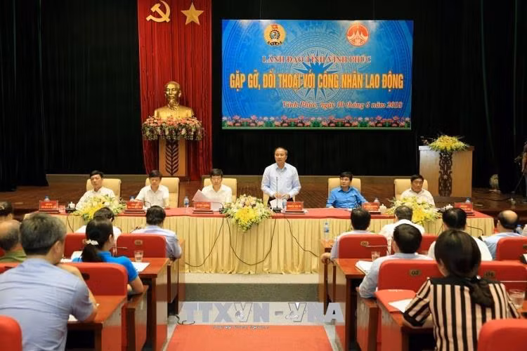 Lãnh đạo tỉnh Vĩnh Phúc đối thoại với hơn 500 công nhân lao động ảnh 1