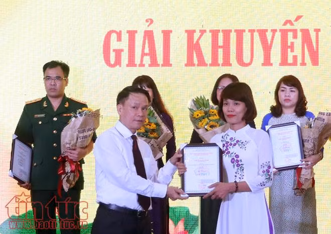 Những hình ảnh Lễ trao Giải thưởng toàn quốc về thông tin đối ngoại năm 2017 ảnh 8