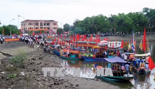 Độc đáo lễ hội vùng cửa biển Hà Tĩnh ảnh 1