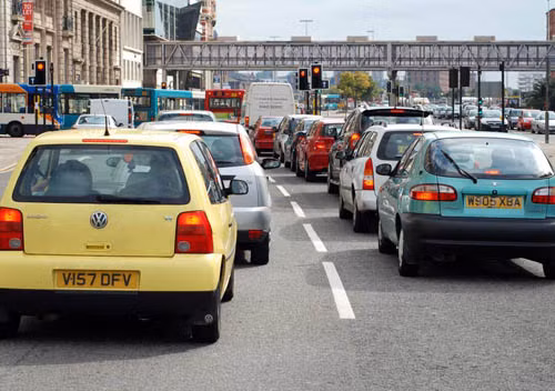 Thị trưởng London kêu gọi cấm toàn bộ xe chạy xăng, diesel vào năm 2030 ảnh 1